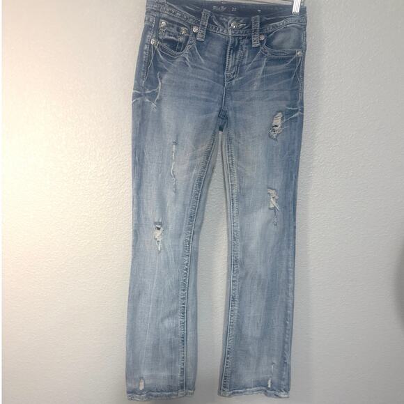 Miss Me Jeans Women’s Sz 26 Bootcut Embroidered Rhinestone Bling Distressed - Picture 1 of 13